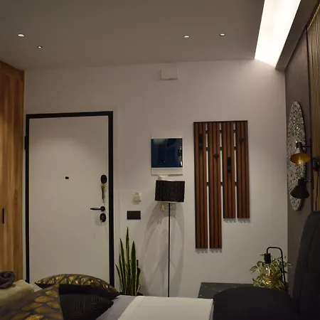 μικρη σουιτα στο κεντρο *