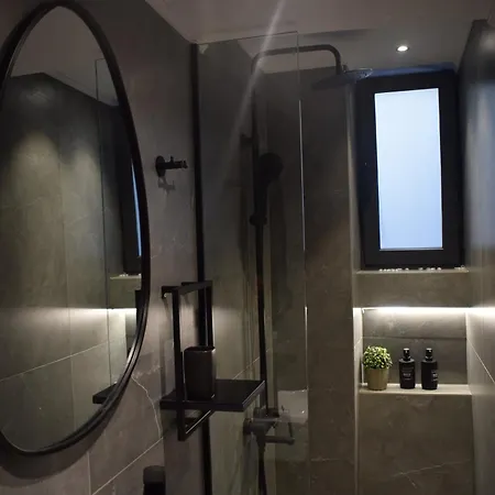 μικρη σουιτα στο κεντρο *